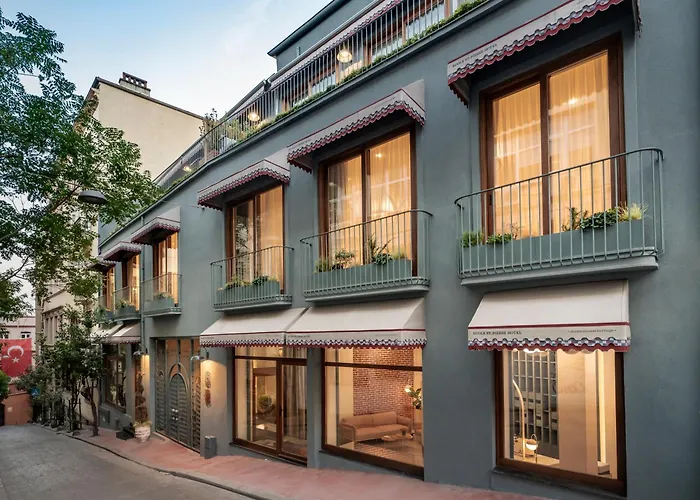 Ecole St. Pierre Hotel